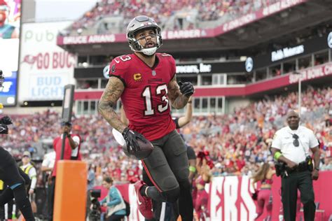 evand mikee|New contract moves Mike Evans closer to goal of playing entire .